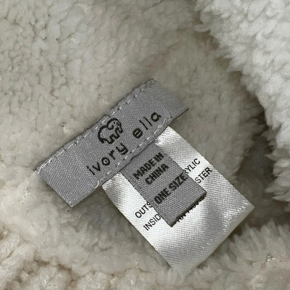 Ivory Ella Chunky Knit Beanie - Picture 4 of 6